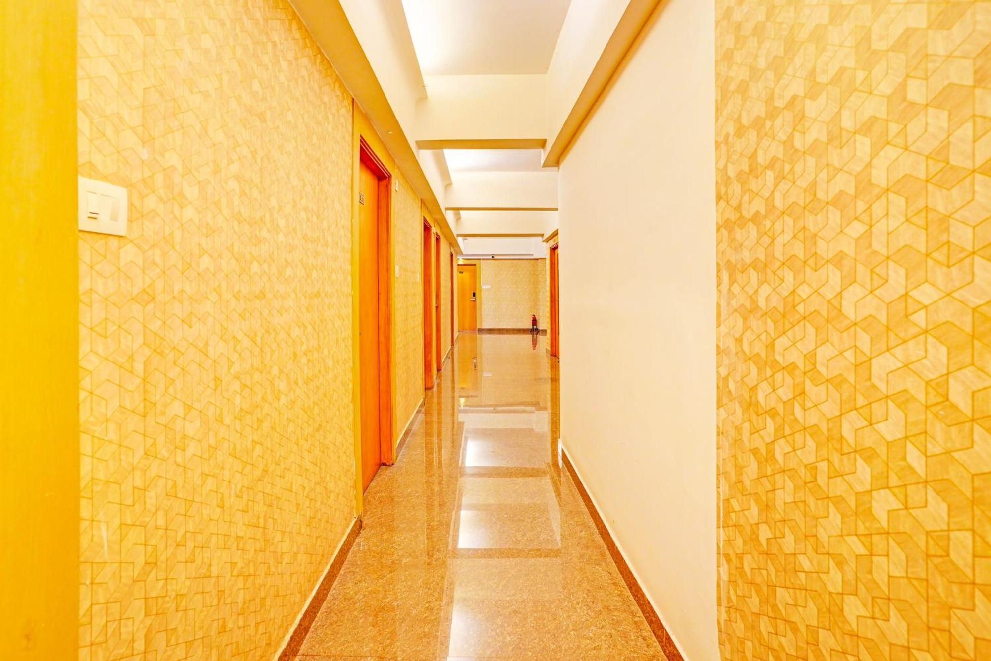 Super Townhouse Oak Electronic City Formerly Hotel Trubell Kammasandra Ngoại thất bức ảnh