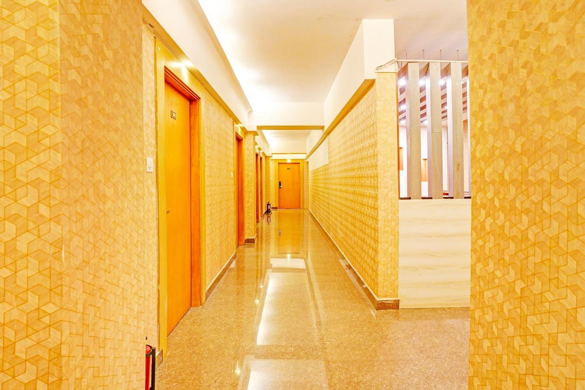 Super Townhouse Oak Electronic City Formerly Hotel Trubell Kammasandra Ngoại thất bức ảnh